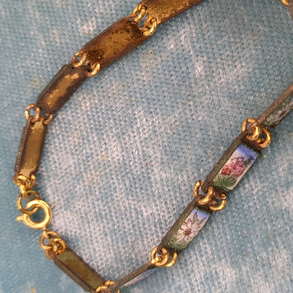 Vintage Enamel Floral Panel Bracelet Colorful Gold Tone Petite Jewelry - Picture 4 of 6